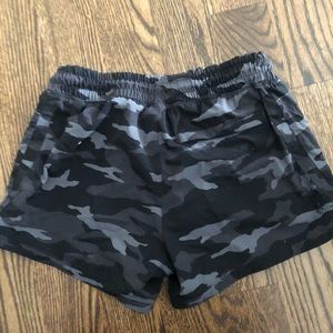 Athleta Girls All Play Camouflage shorts Xl/14